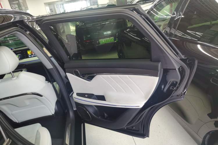 Used VOYAH FREE 2025 318 259 km All-Wheel-Drive Exploration Edition
