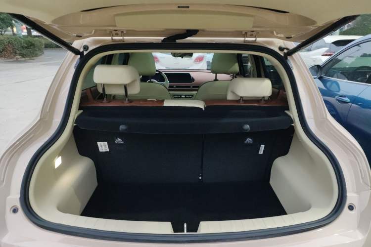 Used ORA Good Cat 2023 401 km Standard Range Prestige Version Lithium Iron Phosphate