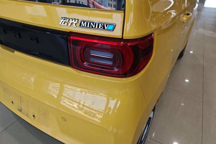 Used Wuling Hongguang MINIEV 2021 Macaron Premium Model – Lithium Iron Phosphate
