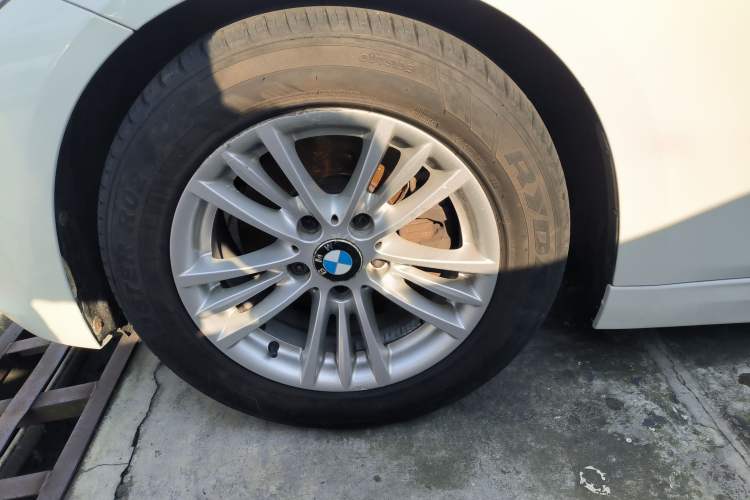 Used BMW 3 Series 2015 320Li Luxury Edition Fashion Model
