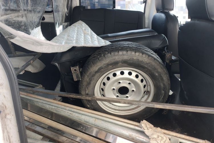 Used Wuling Yangguang 2024 300km Comfort-Grade Passenger Van 60kW