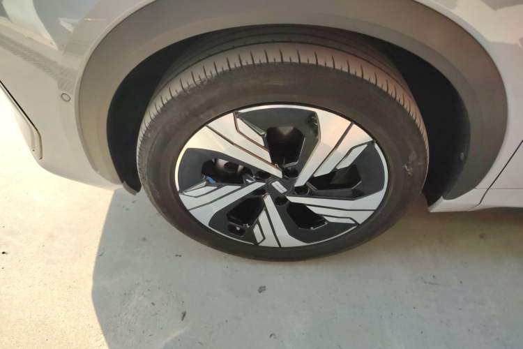 Used  E5 2024 530km Starship Edition
