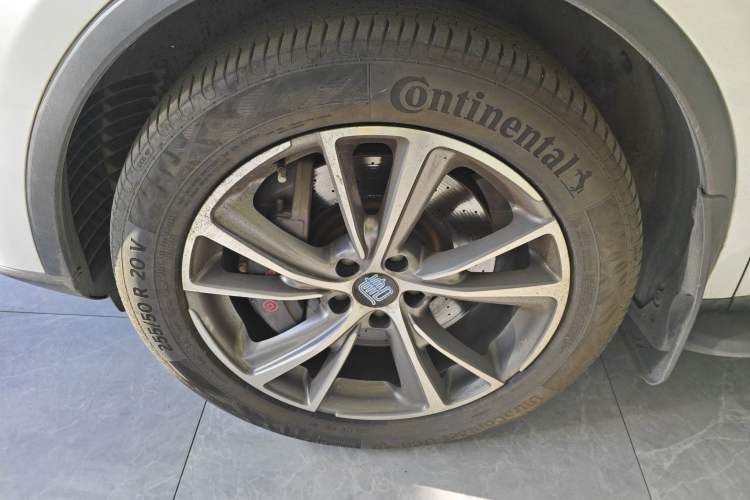 Used BYD Tang New Energy 2018 DM 2.0T All-Wheel Drive Smart Connectivity Luxury Model 7 Seats China V Emission Standard