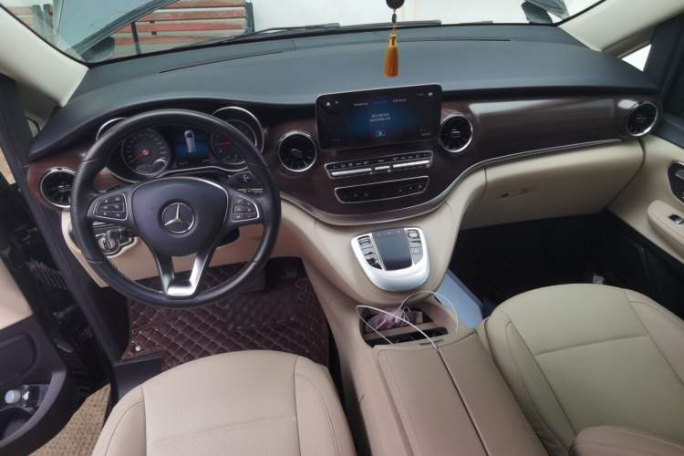 Used Mercedes-Benz V-Class 2020 V 260 Avantgarde Edition
