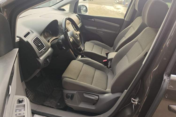 Used Volkswagen Sharan 2013 1.8TSI Standard Model
