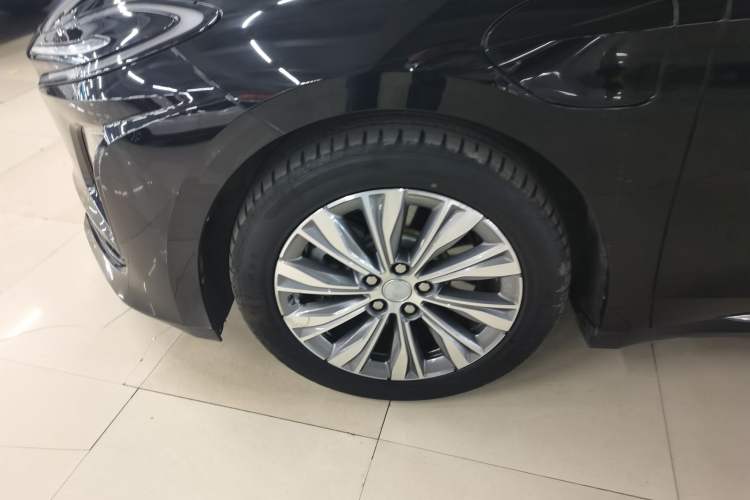 Used Hongqi E-QM5 2024 610 km PLUS
