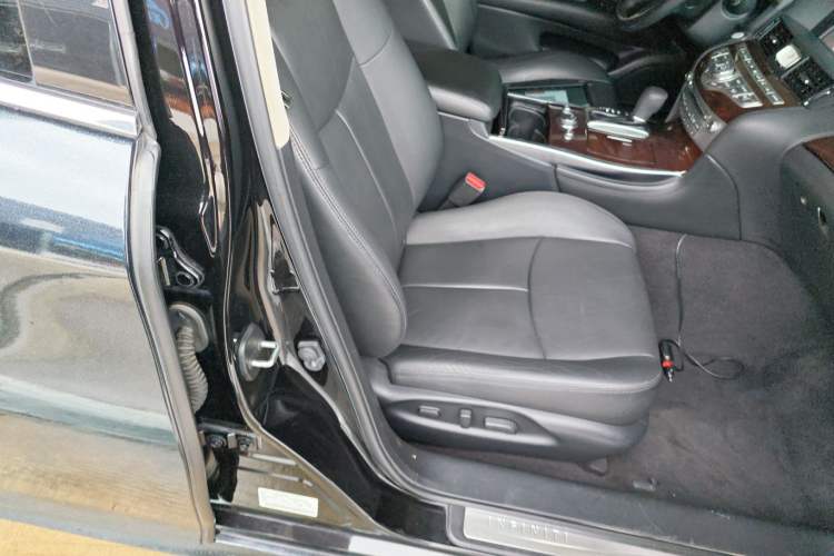 Used Infiniti Q70 2015 Q70L 2.5L Enjoyment Edition
