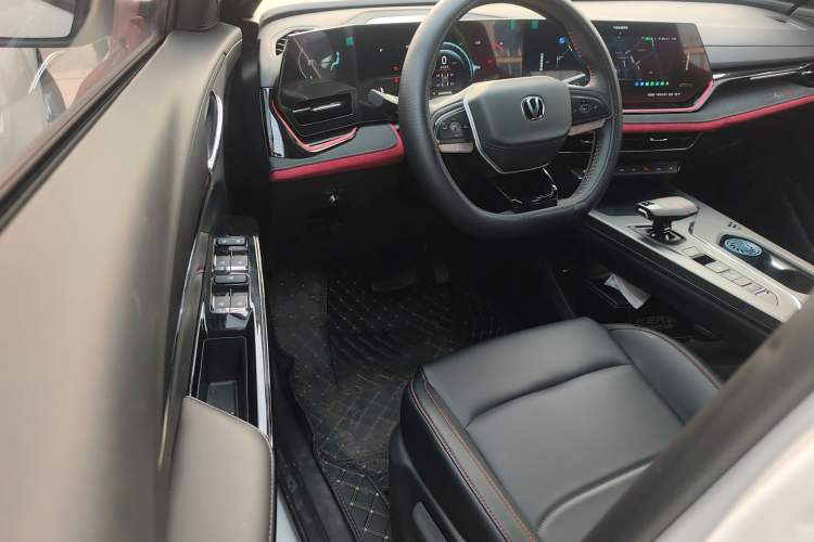 Used Changan X5 PLUS 2025 1.5T DCT Pioneer Edition
