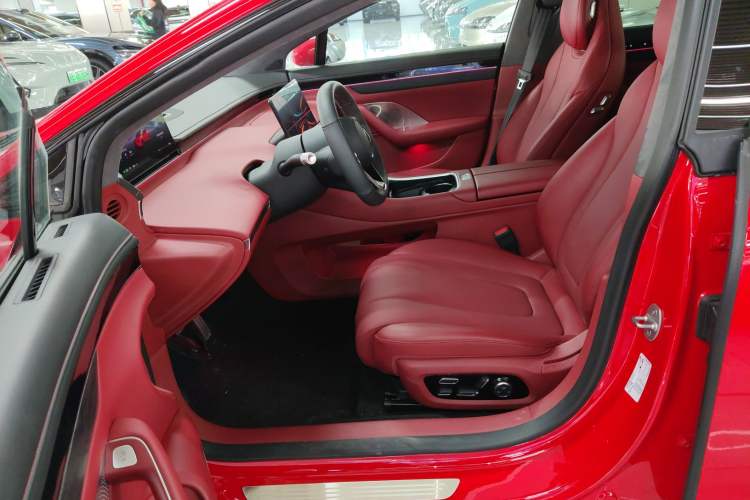 Used Hima Luxeed S7 2025 785 km Ultra