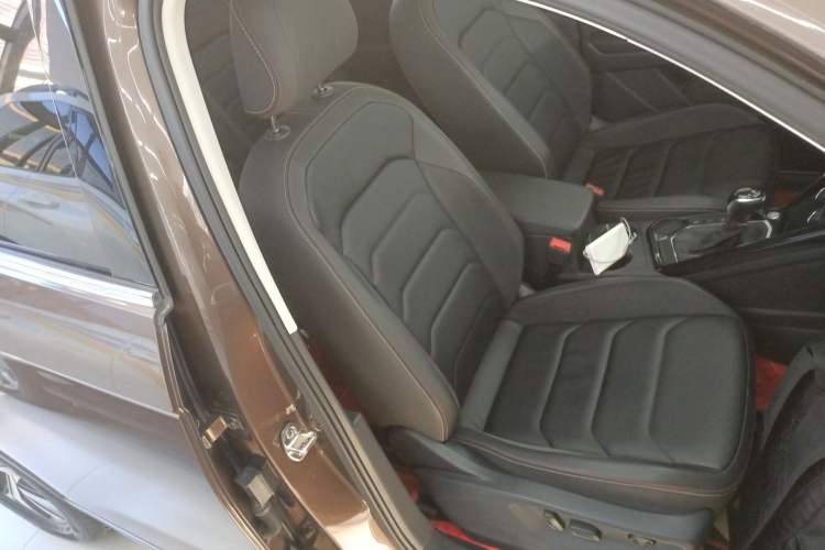 Used Volkswagen Tayron 2019 330TSI Two-Wheel Drive Luxury Model China VI Standard