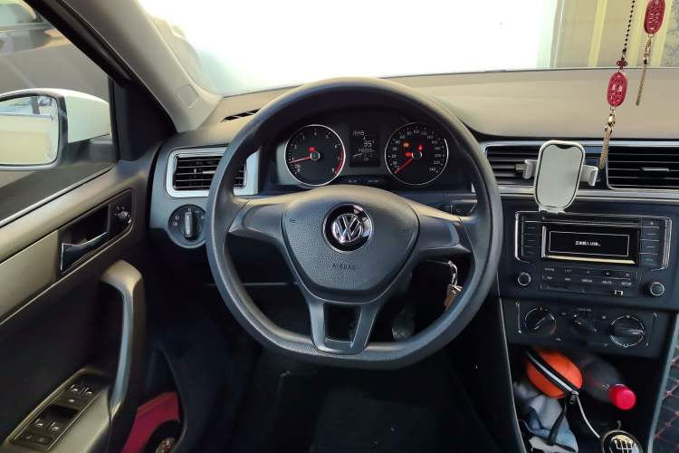 Used Volkswagen Santana 2015 Haval H9 1.6L Manual Comfort Edition
