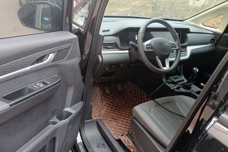 Used  Ruisheng Ace M7 2026 Model 1.6L Manual Standard Wheelbase Comfort 7-seater
