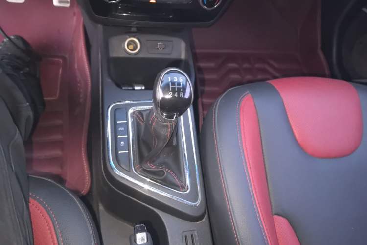 Used  Refine S2 2018 Smart Drive Edition 1.5L Manual Luxury Smart Model
