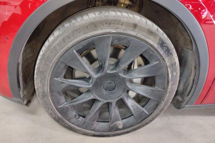 Used Tesla Model Y 2021 Long-Range All-Wheel-Drive Version
