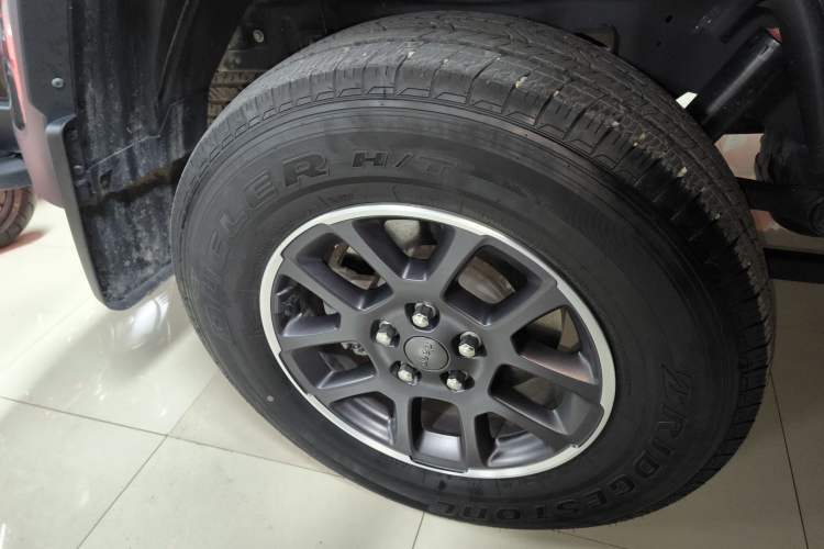 Used  Gladiator 2022 3.6L Pioneer Edition
