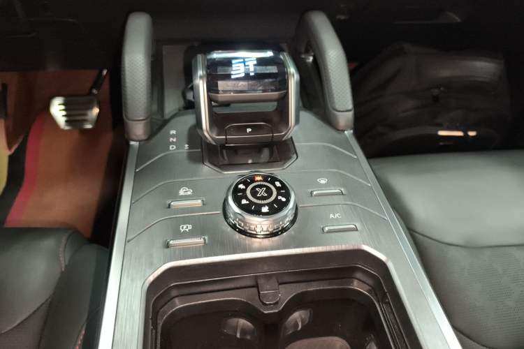 Used JETOUR Traveler 2023 2.0T All-Wheel Drive Conquer PRO
