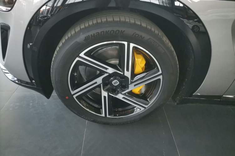 Used  YU7 2025 Ultra-Long Range All-Wheel Drive Pro Version
