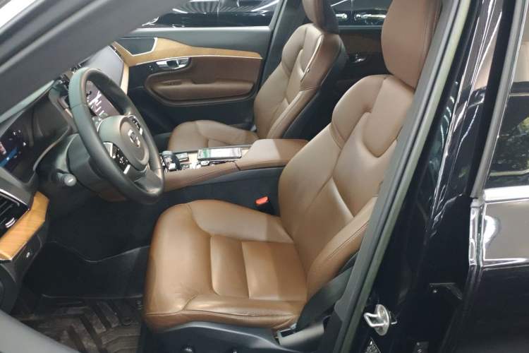 Used Volvo XC90 2023 B6 Zhiyi Luxury Edition 7-Seater