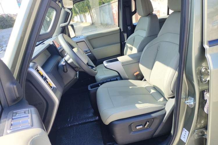 Used  V23 2025 501 Four-Wheel Drive Intelligent Driving Version
