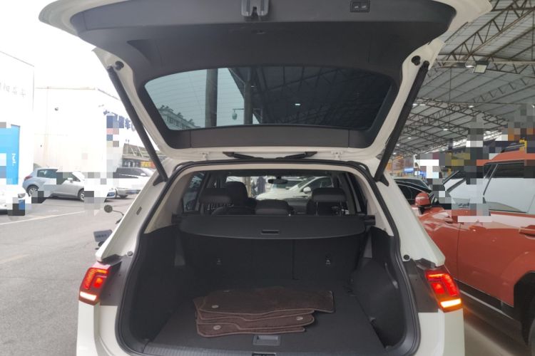 Used Volkswagen Tiguan L 2020 330TSI Automatic Two-Wheel Drive Smart Luxury Edition China VI Standard
