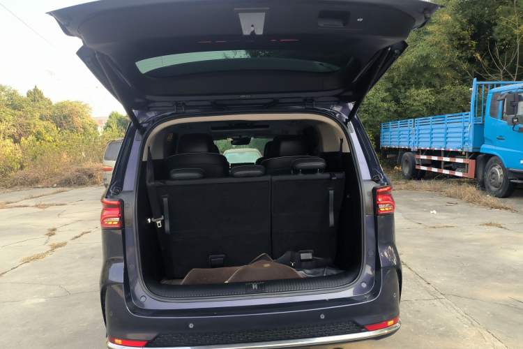 Used Roewe iMAX8 2021 400TGI Supreme Series Prestige Edition