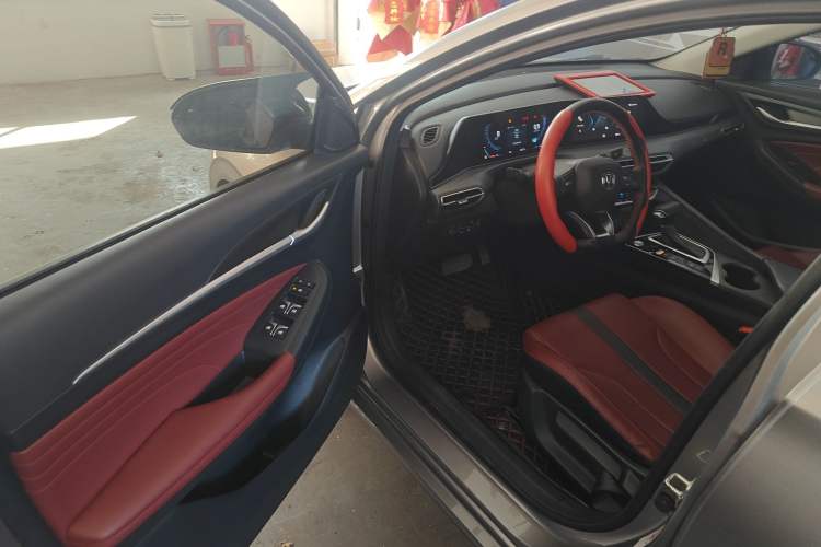 Used Changan Eado 2021 PLUS Blue Whale NE 1.4T GDI DCT Prestige Model
