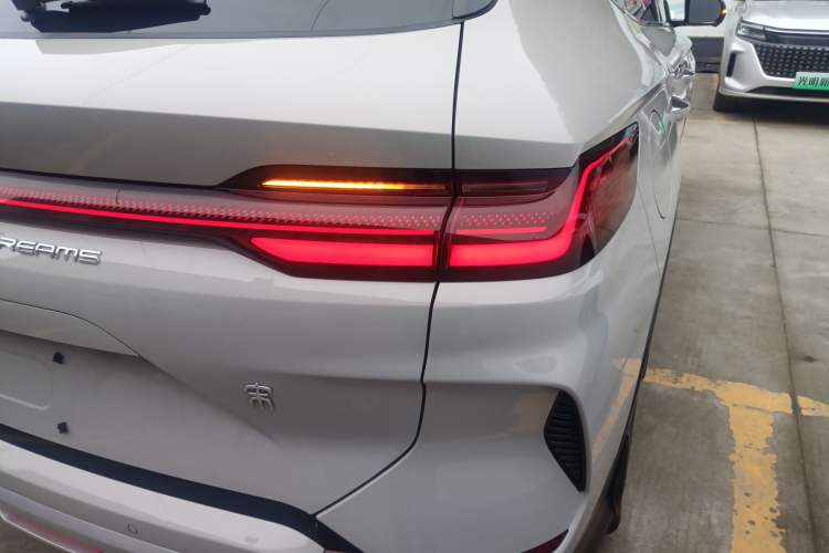 Used BYD Song PLUS New Energy 2024 HONOR Edition DM-i 110km Flagship PLUS
