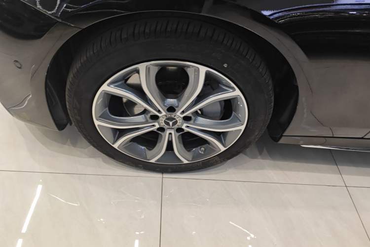 Used Mercedes-Benz E-Class 2020 Restyled E 300 L Sporty and Stylish Edition
