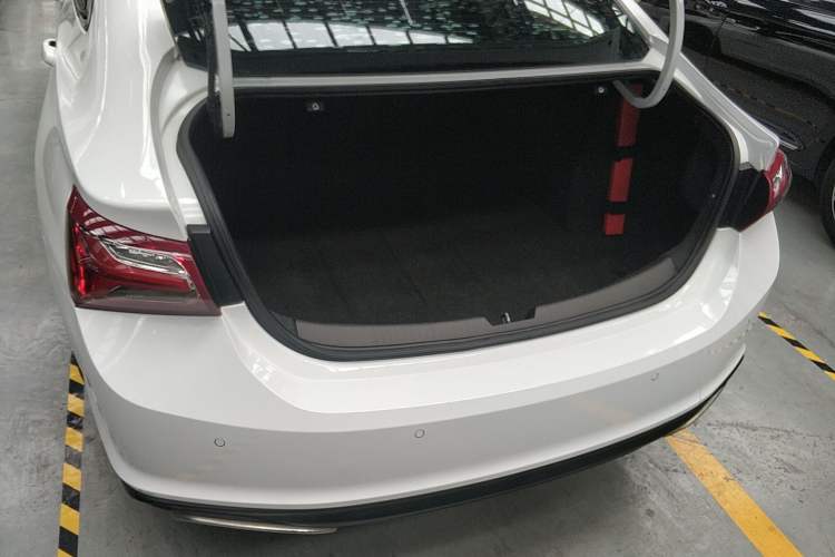 Used Chevrolet Malibu XL 2022 Redline 550T Automatic Sport Edition