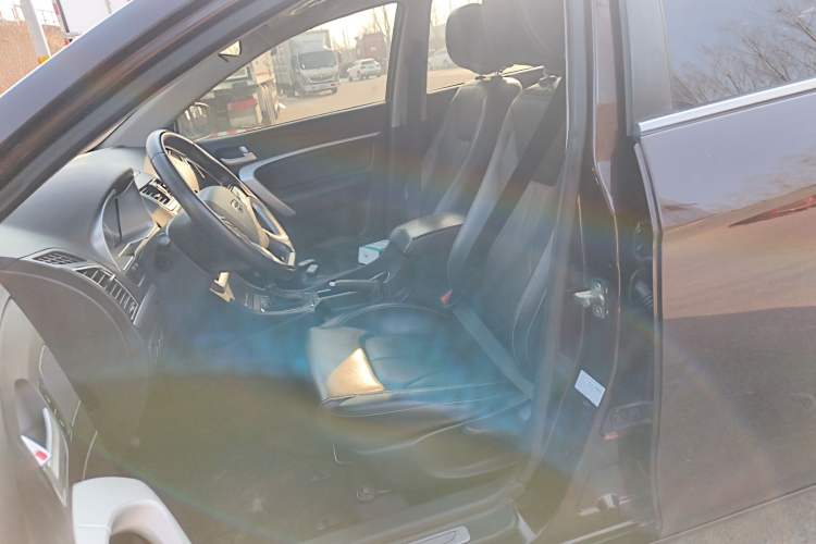 Used Geely Auto Emgrand 2016 Sedan 1.5L CVT Luxury Model
