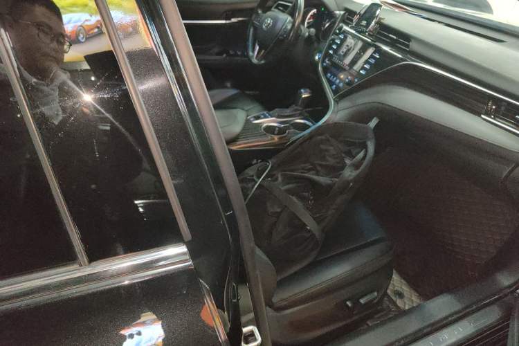 Used Toyota Camry 2018 2.5G Luxury Edition
