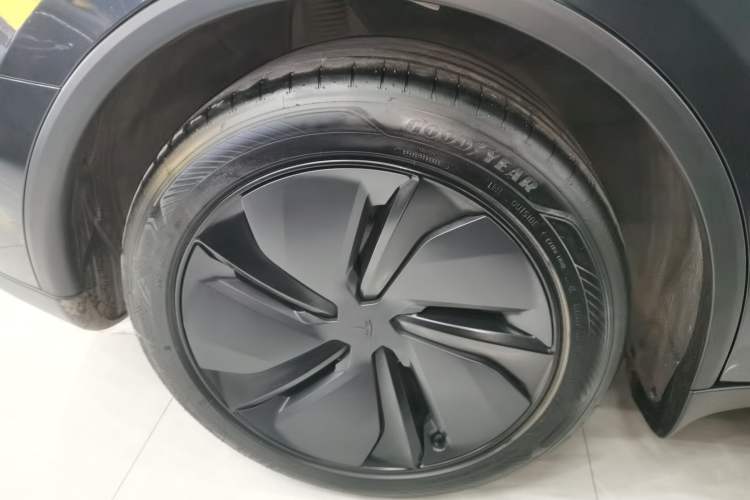 Used Tesla Model Y 2025 Rear-Wheel-Drive Version
