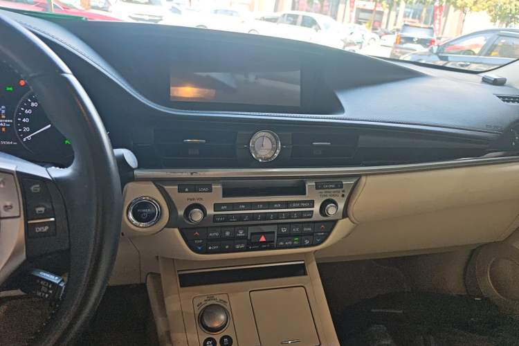 Used Lexus ES 2014 300h Elite Edition