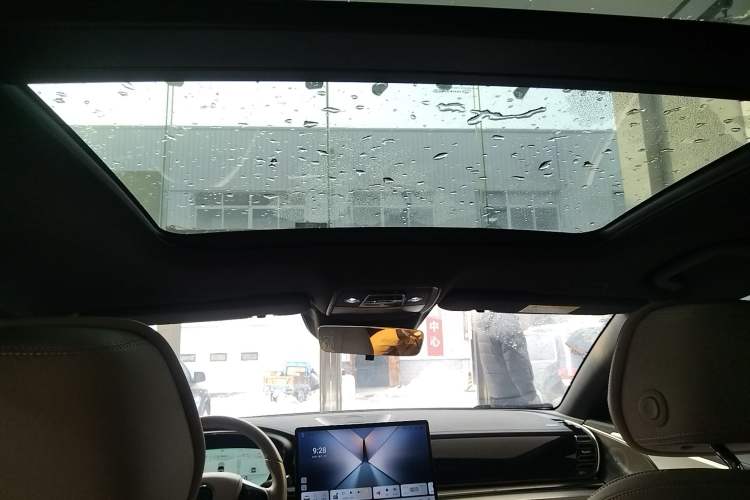 Used BYD Han 2024 EV Glory Edition 605KM Front-Wheel-Drive Premium Model
