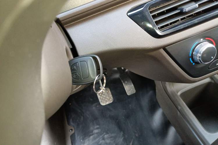 Used Ruichi EC71 2024 EC71L Cargo Pioneer I Model 41.85 kWh
