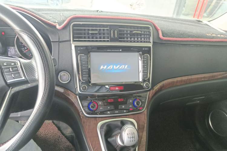 Used Haval H6 2015 Revised Version Sport Edition 1.5T Manual Transmission Two-Wheel Drive Elite Grade

