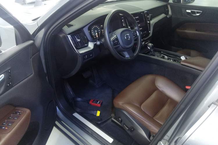 Used Volvo XC60 2021 T5 4x4 Smart Luxury Edition