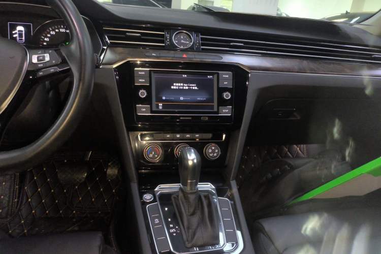 Used Volkswagen Magotan 2019 330TSI DSG Leading Model China VI Standard