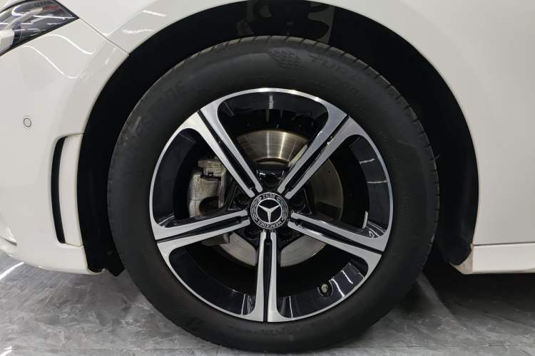 Used Mercedes-Benz A-Class 2022 Revised Version A 200 L Sport Sedan Fashionable Style
