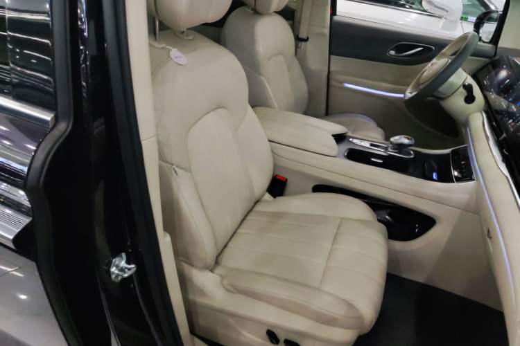 Used VOYAH Dream 2024 EV Long-Range Premium Edition