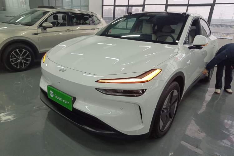 Used ONVO L60 2024 60 kWh Rear-Drive Version