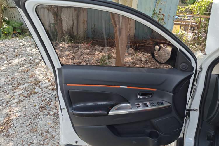 Used Mitsubishi ASX 2016 1.6L Manual Two-Wheel Drive Entry Version
