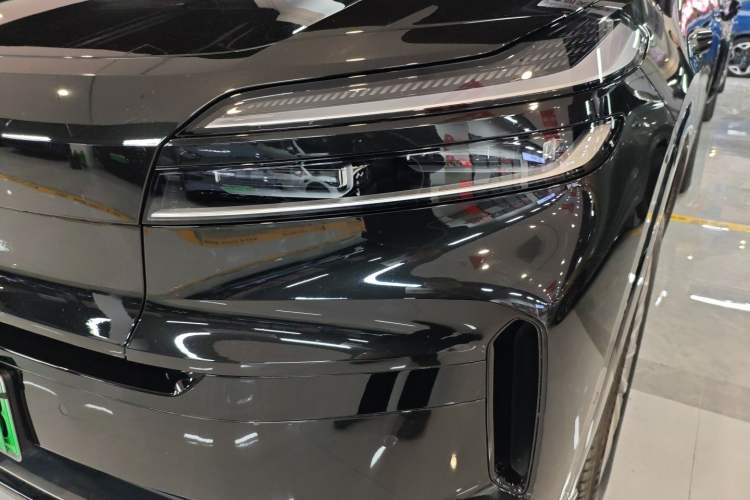 Used ONVO Luxeed L90 2025 Model—Ultra Six-Seater Version
