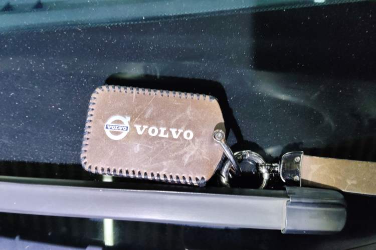 Used Volvo XC60 2022 B5 4x4 Zhiyi Luxury Edition
