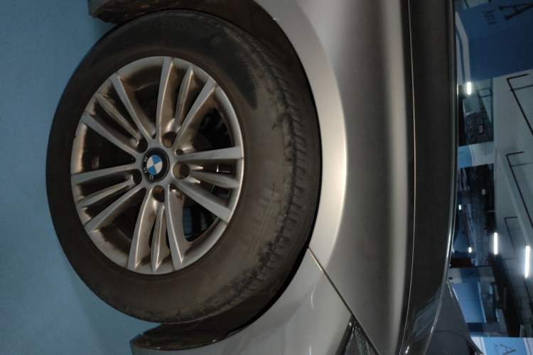 Used BMW 3 Series 2014 320Li Fashion Model
