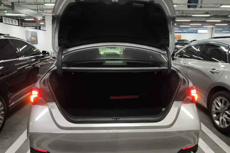 Used Toyota Avalon 2019 2.5L Touring Premium Version China VI Standard