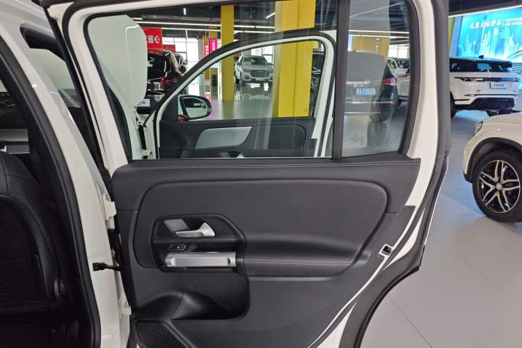 Used Mercedes-Benz GLB 2024 GLB 200 Dynamic Edition
