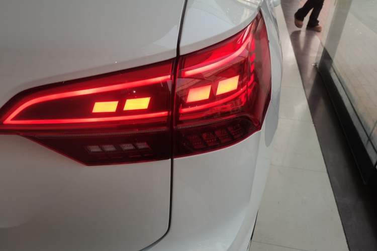 Used Volkswagen Tayron 2021 330TSI Two-Wheel-Drive 3rd Anniversary Limited Edition
