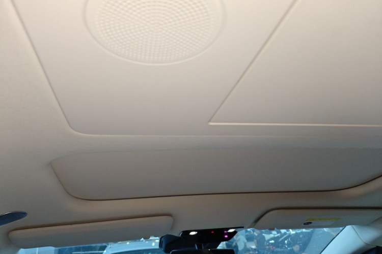 Used Li Auto MEGA 2024 Ultra Model
