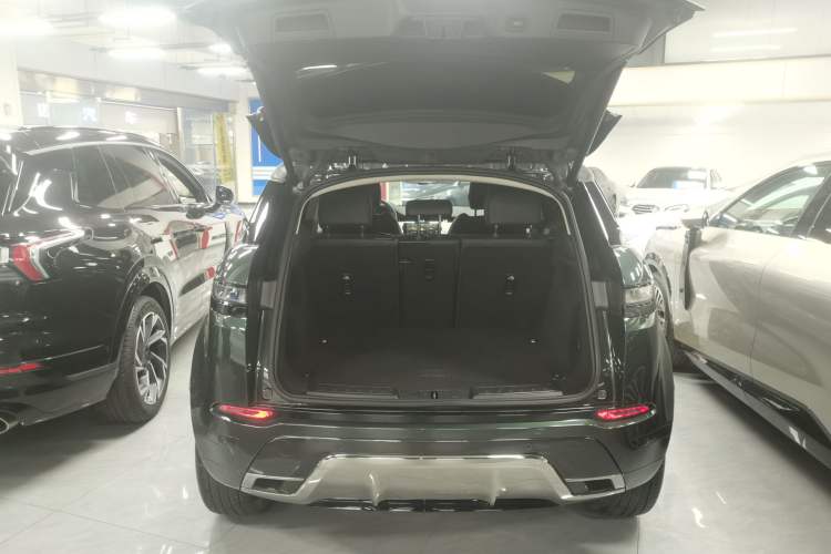 Used Land Rover Range Rover Evoque 2021 Range Rover Velar 249 PS R-Dynamic HSE Luxury Edition